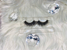 Load image into Gallery viewer, Glam Couture Lashes™ - Beauty
