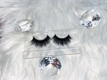 Load image into Gallery viewer, Glam Couture Lashes™ - Baddie
