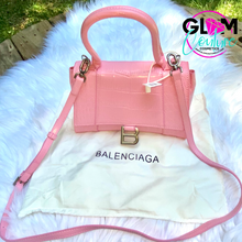 Load image into Gallery viewer, Glam (Inspired) Merch™ - Soft Pink Croc “Lenci” Hourglass Bag
